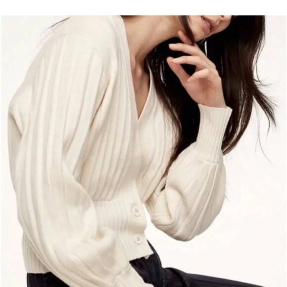 Wilfred Aritzia Thais Plunge Front Wool Blend Cardigan In Birch Size XS - Picture 4 of 16